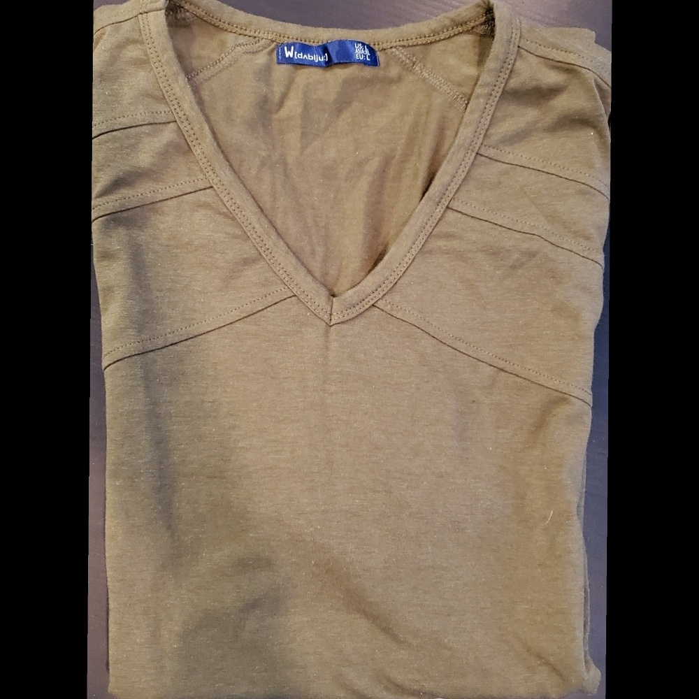 Men's v neck tshirt